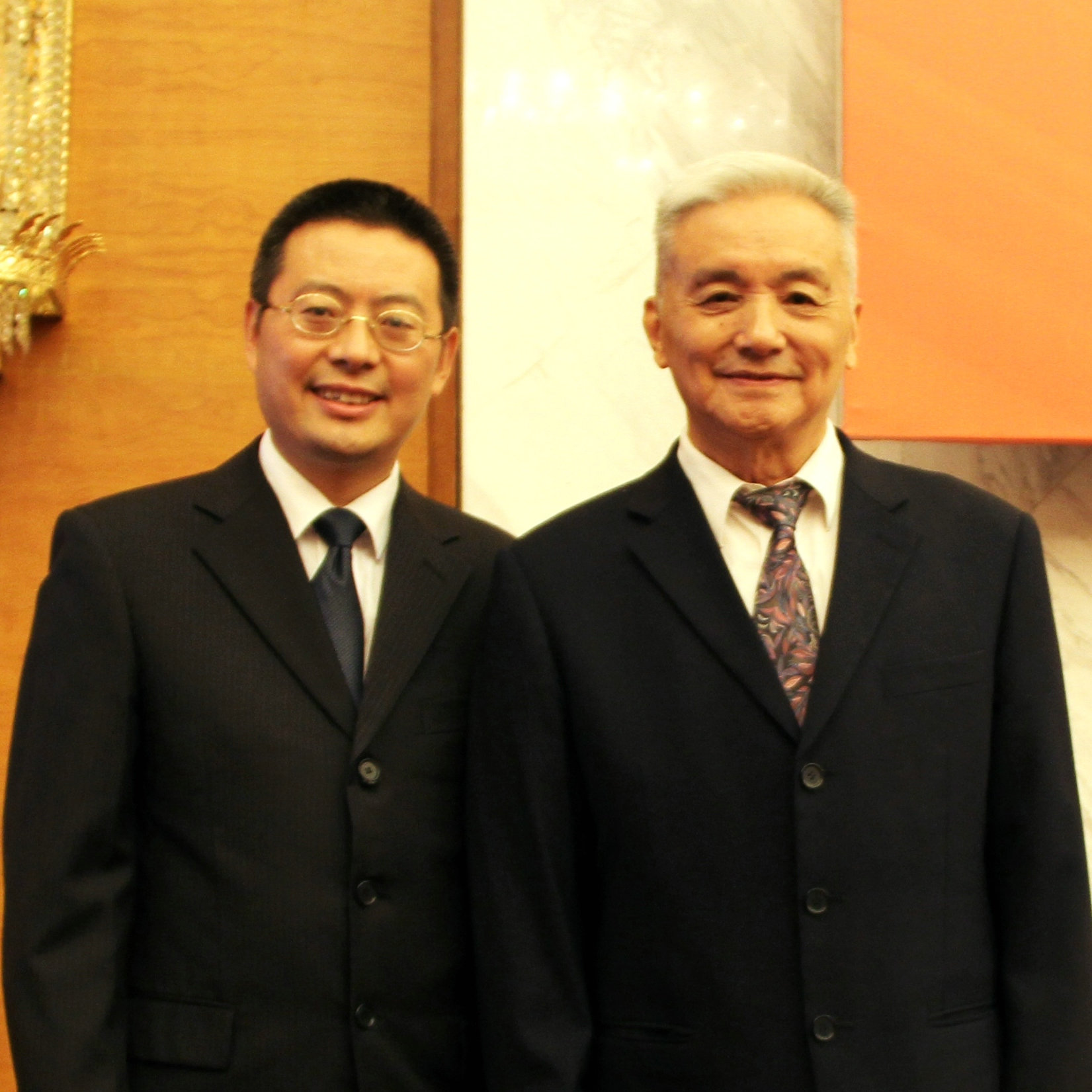 热烈祝贺刘卫兵董事长荣膺“中国民族建筑事业杰出贡献奖”